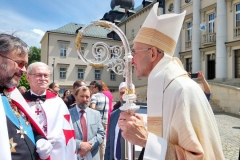2023-06-17 Ingres Arcybiskupa Metropolity Katowickiego ks Adriana Galbasa SAC do Katedry Chrystusa Króla w Katowicach