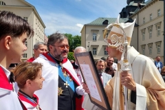 2023-06-17 Ingres Arcybiskupa Metropolity Katowickiego ks Adriana Galbasa SAC do Katedry Chrystusa Króla w Katowicach