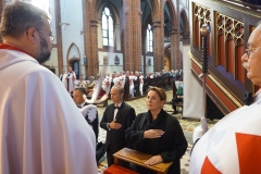 2023-10-21 Drugi dzień II Międzynarodowego Konwentu Templariuszy, Inwestytura (pasowanie nowych Rycerzy Zakonu Templariuszy) w Katedrze pw. Św. Apostołów Piotra i Pawła w Gliwicach