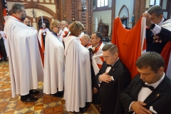 2023-10-21 Drugi dzień II Międzynarodowego Konwentu Templariuszy, Inwestytura (pasowanie nowych Rycerzy Zakonu Templariuszy) w Katedrze pw. Św. Apostołów Piotra i Pawła w Gliwicach