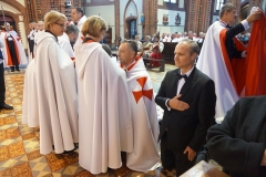 2023-10-21 Drugi dzień II Międzynarodowego Konwentu Templariuszy, Inwestytura (pasowanie nowych Rycerzy Zakonu Templariuszy) w Katedrze pw. Św. Apostołów Piotra i Pawła w Gliwicach