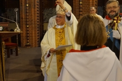 2023-10-21 Drugi dzień II Międzynarodowego Konwentu Templariuszy, Inwestytura (pasowanie nowych Rycerzy Zakonu Templariuszy) w Katedrze pw. Św. Apostołów Piotra i Pawła w Gliwicach