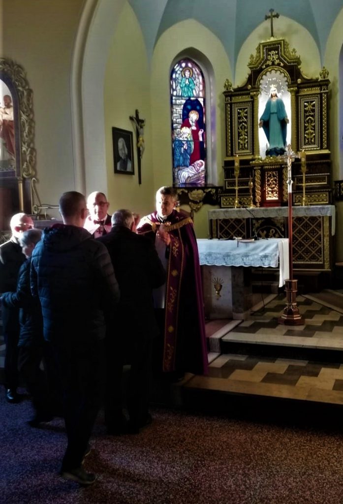 PHOTO-2020-03-08-18-23-53