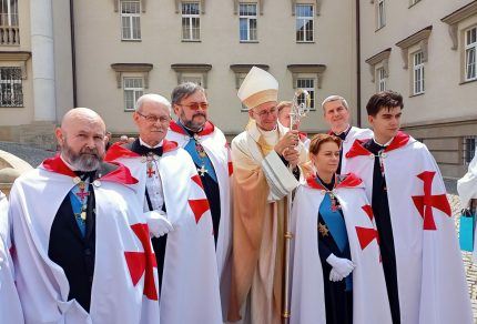 Ingres Arcybiskupa Metropolity Katowickiego ks Adriana Galbasa SAC do Katedry Chrystusa Króla w Katowicach