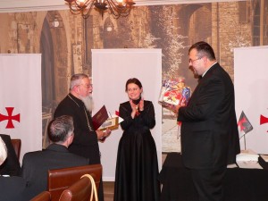 12106875_431472120376565_2014865125878450678_n